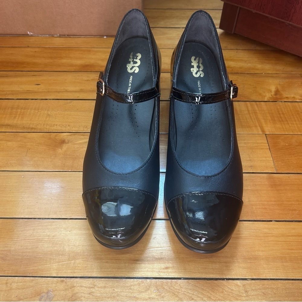 SAS Isabel Leather Patent Block Heels Mary Jane Pumps. Size 7N Comfort Support